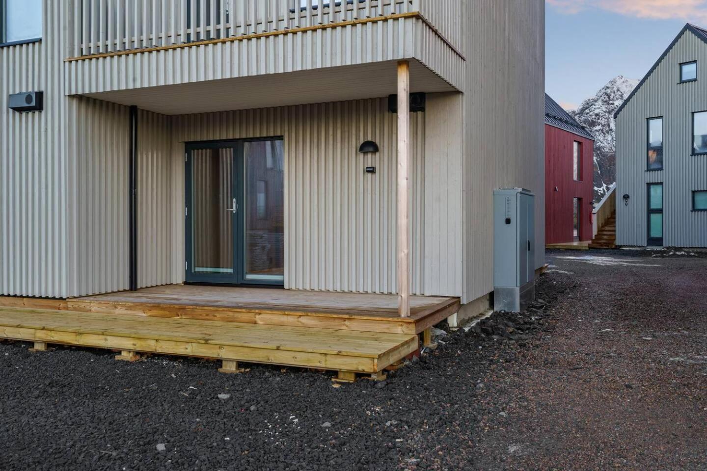 Rorbuleilighet I Idylliske Henningsvær Esterno foto